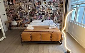 Pop Art Luxury Room Marylebone